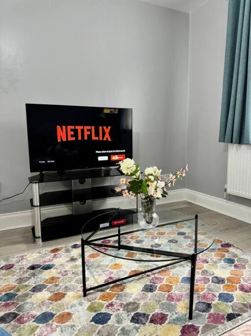 Garden 1-bed Flat 30min To Downtown & Free Parking * Londra