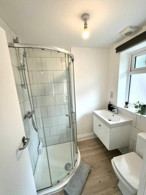 Appartamento Garden 1-bed Flat 30min To Downtown & Free Parking Londra