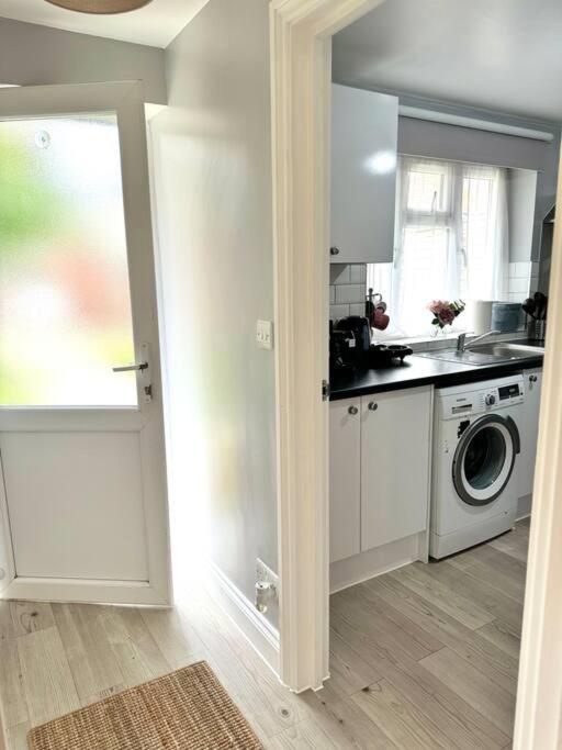 Appartamento Garden 1-bed Flat 30min To Downtown & Free Parking