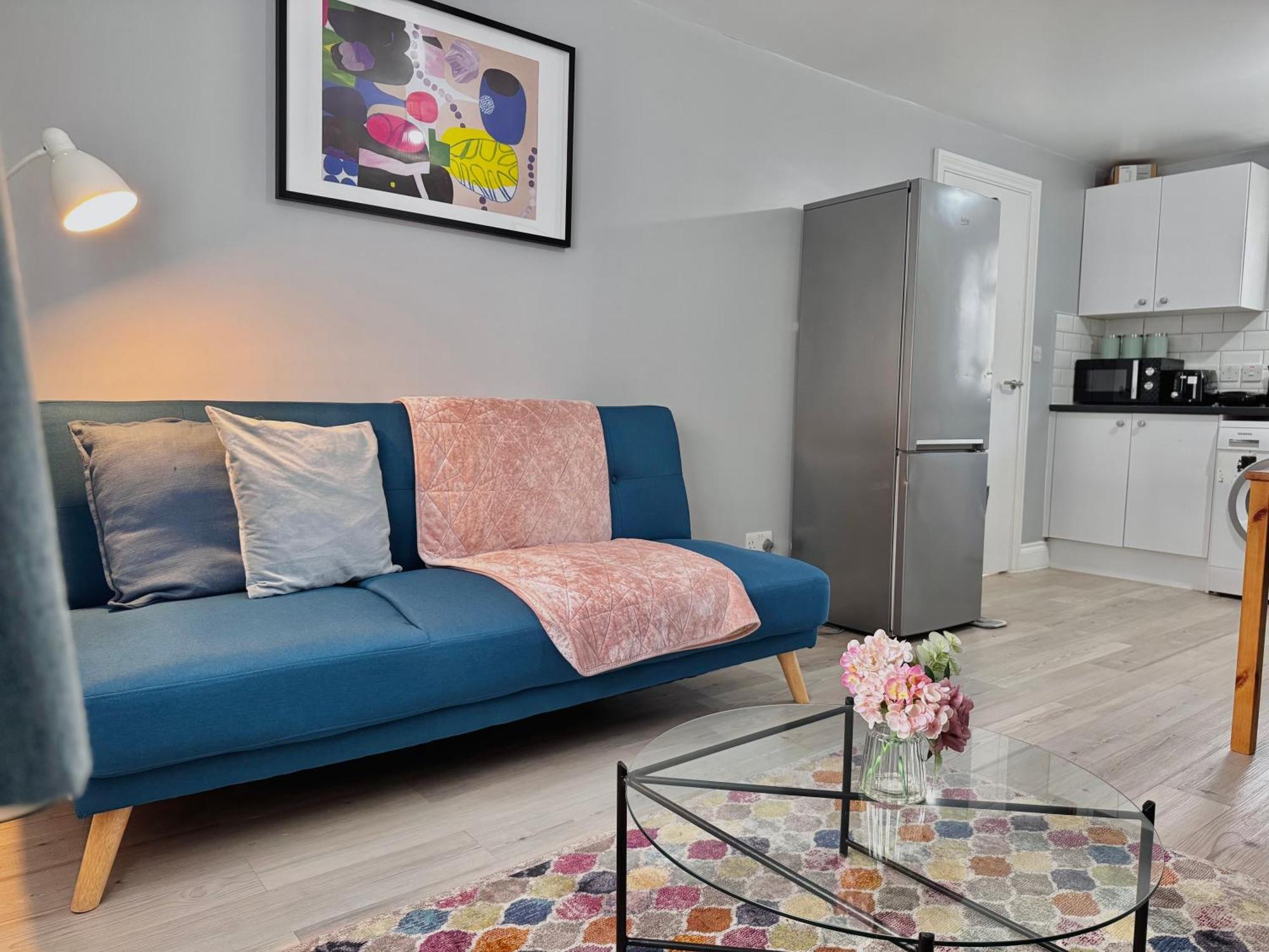 Garden 1-bed Flat 30min To Downtown & Free Parking Londra
