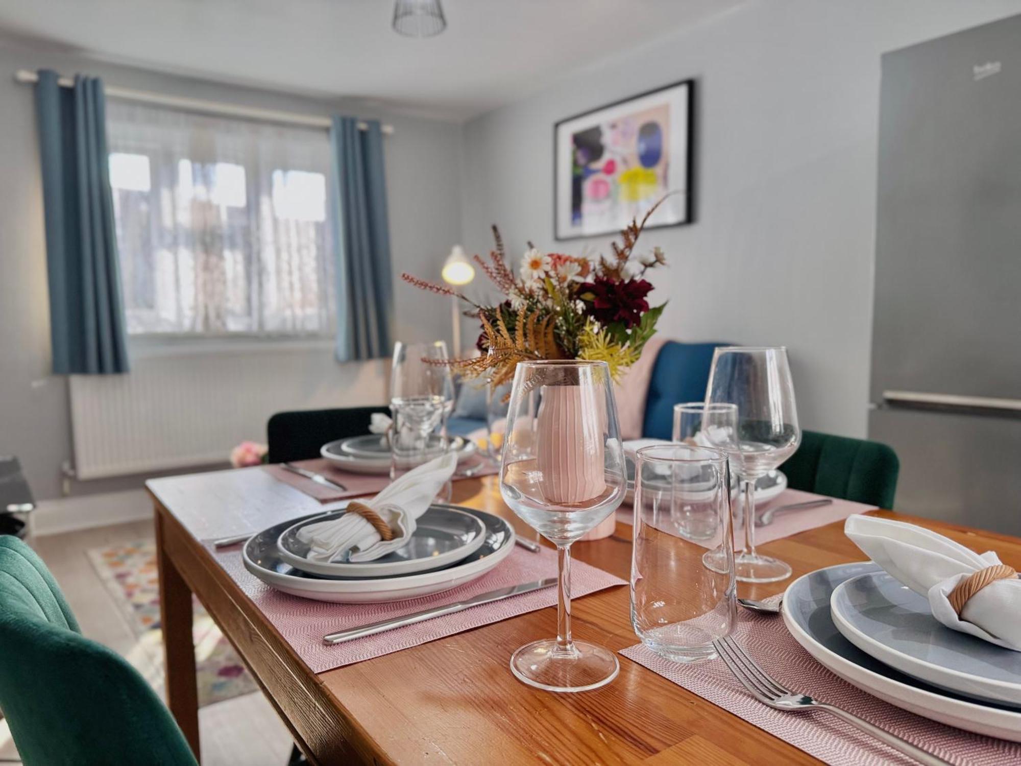 Garden 1-bed Flat 30min To Downtown & Free Parking Londra